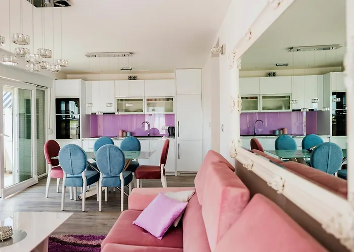 Downtown Luxury Apartment Emili
